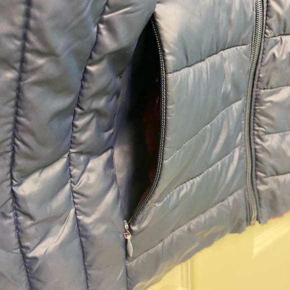 EUC Navy blue light weight puffer coat. M-L - Picture 3 of 6